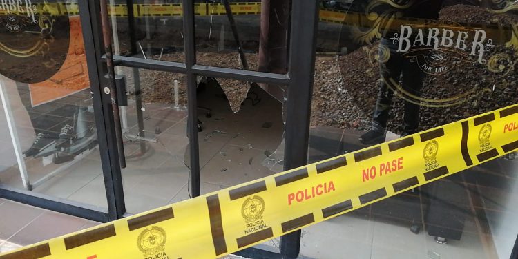 Robaron 2 locales comerciales de la calle 20, en Arauca