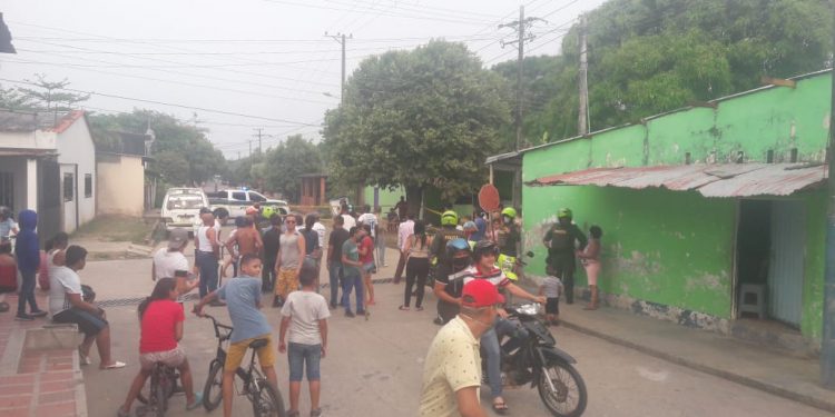 Barrio 1 de Mayo se une a las protestas por faltas de ayudas alimentarias en Arauca