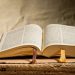 Pelo en la Biblia que cura el coronavirus: la última tendencia viral en redes