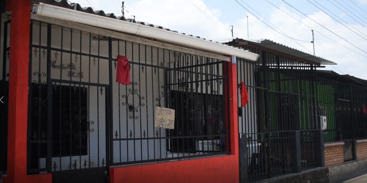 Cuarentena: araucanos ponen trapos rojos en sus viviendas pidiendo ayuda