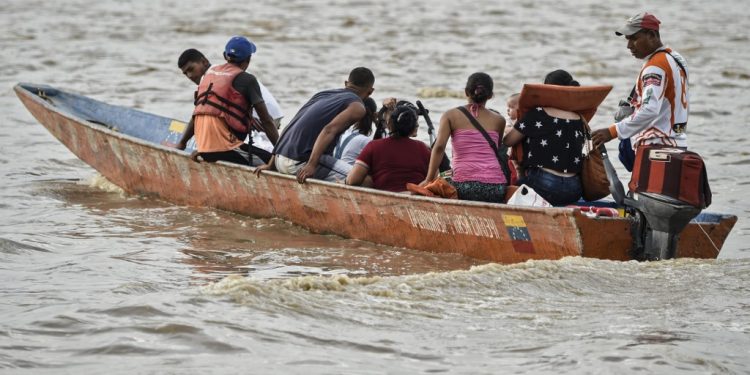 Habitantes de Santafesito denuncian tránsito sin control por el río Arauca