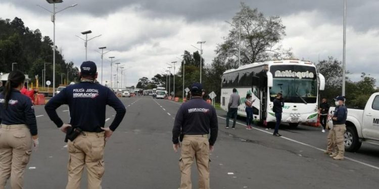 Capturado por extorsionar a conductores de viajes humanitarios coordinados por Migración Colombia