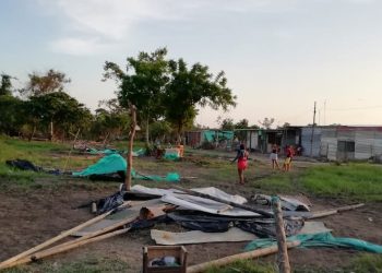 Policía Nacional realizó desalojo a personas que pretendían invadir predios en Bello Horizonte