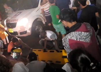 Joven motorizado casi pierde la vida tras ser arrollado por un camión en Saravena