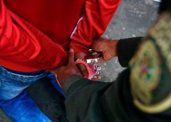 Sujeto fue capturado tras manosear a su hijastra menor de edad y agredir a su pareja