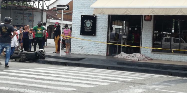 Mujer perdió la vida tras ser arrollada por una patrulla de la Policía