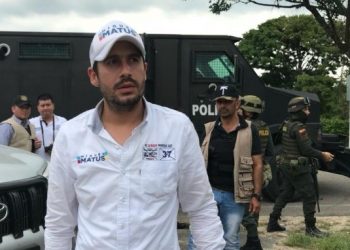 Senador Álvaro Uribe rechazó seguimientos ilegales contra el periodista Miguel Matus por parte del Ejército