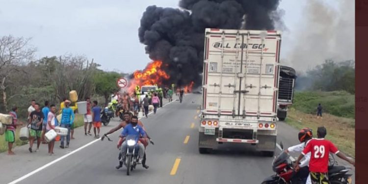 Siete personas muertas tras explosión de camión cisterna en Tasajera, Magdalena