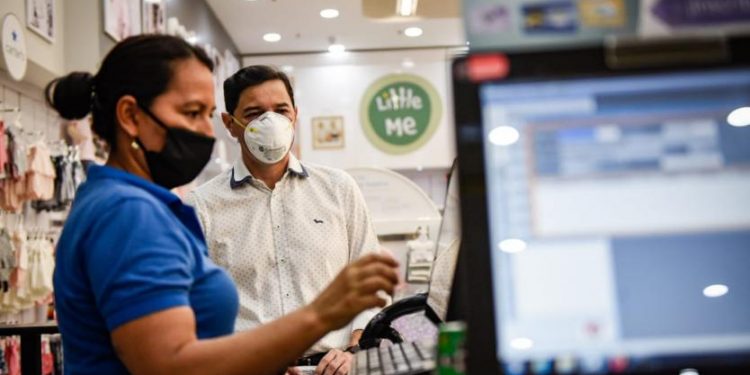 Vendedores deberán reportar a la DIAN toda la información de ventas durante los días SIN IVA