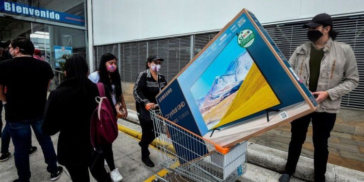 Se aplaza tercer día sin IVA para contener la pandemia