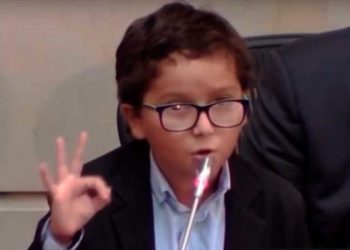 Ni comemos dinero ni bebemos petróleo: Francisco Javier Manzanares niño ambientalista