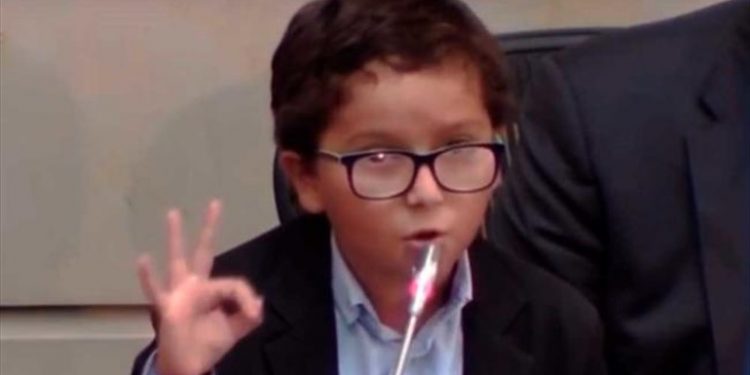 Ni comemos dinero ni bebemos petróleo: Francisco Javier Manzanares niño ambientalista