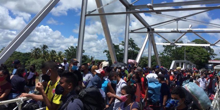 Cerca de 16 mil venezolanos han regresado a su país por el departamento de Arauca