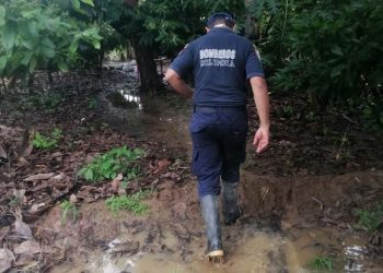 Así es el trabajo de los bomberos de Arauca durante el invierno
