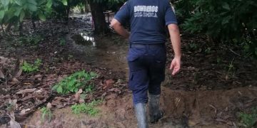 Así es el trabajo de los bomberos de Arauca durante el invierno