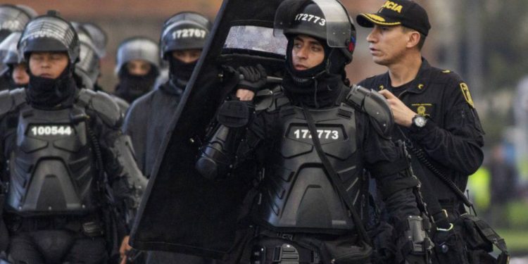 Escuadrón antidisturbios llega a Arauca para combatir invasiones