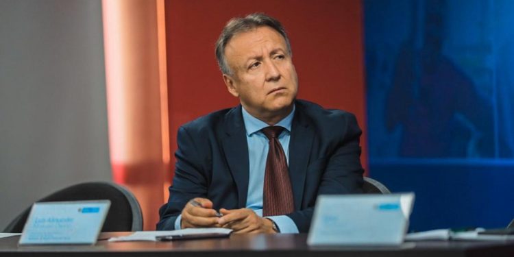 «Vacuna contra Covid-19 no llegará este año a Colombia»: Viceministro de Salud