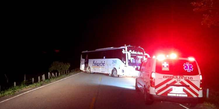Bus fue atravesado en la vía Tamacay – Corocito del municipio de Tame