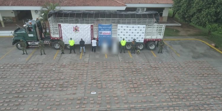 Autoridades incautaron una tonelada de marihuana cuando era movilizada en un camión