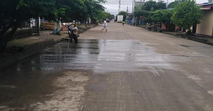 Vecinos de Las Américas denuncian botes de aguas blancas