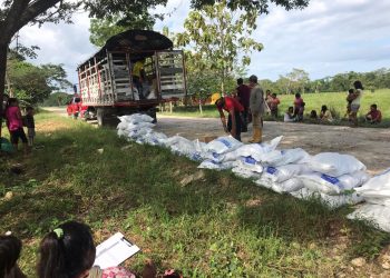 Familias indígenas retornadas y reubicadas en Arauca reciben ayudas humanitarias