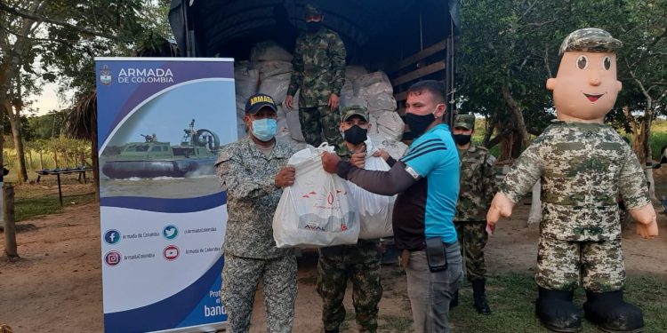 Armada entregó mercados a 125 familias vulnerables de Arauca
