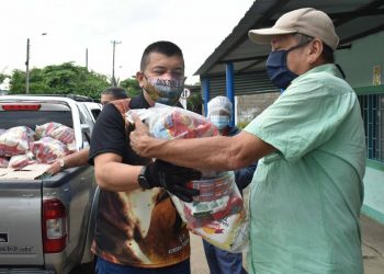 Tras una larga espera, abuelos de Arauca por fin recibieron mercados