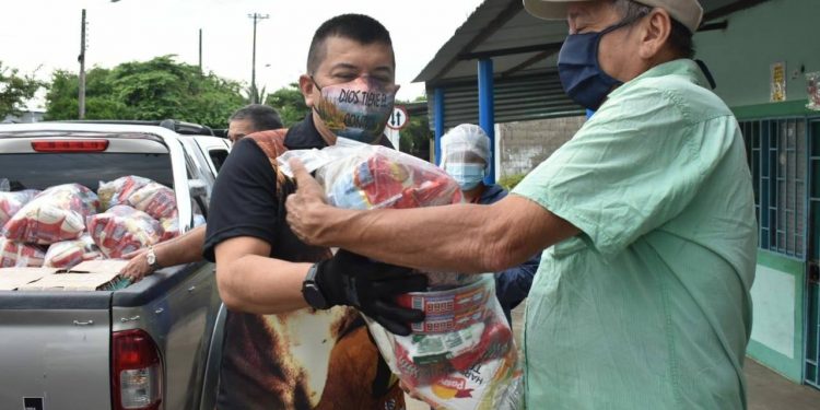 Tras una larga espera, abuelos de Arauca por fin recibieron mercados