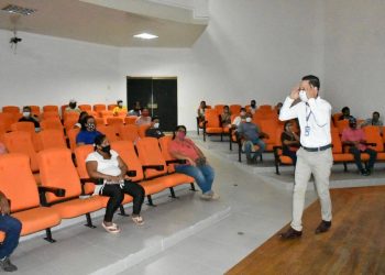 Comerciantes ambulantes fueron capacitados para ejercer sus actividades