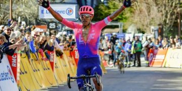 La etapa 13 del Tour fue para el colombiano Daniel Martínez