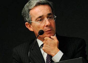 Hoy es día clave para la continuidad o eliminación de la medida de detención preventiva que cursa contra Alvaro Uribe