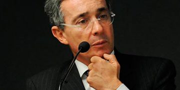 Hoy es día clave para la continuidad o eliminación de la medida de detención preventiva que cursa contra Alvaro Uribe