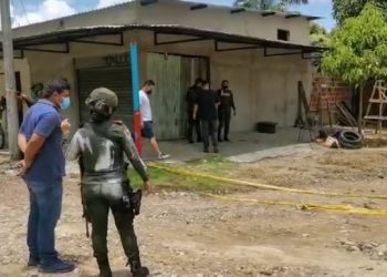 Muere abuela de 74 años al quedar en medio de un enfrentamiento entre Policía y guerrilla