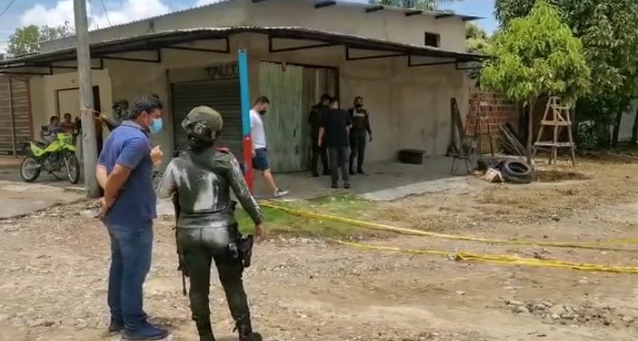 Muere abuela de 74 años al quedar en medio de un enfrentamiento entre Policía y guerrilla