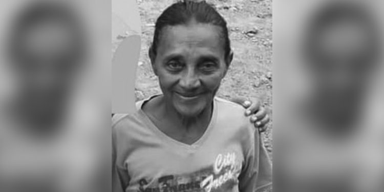 «No es justo lo que hicieron con mi madre. La enterraron como un animal»