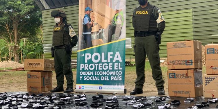Polfa incautó más de 7.700 unidades de confecciones ilegales en Arauca