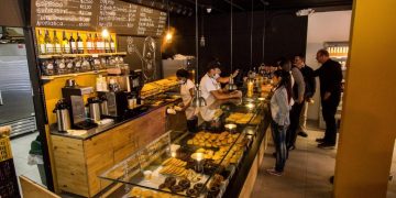 Se extiende decreto que exige protocolos bioseguros en discotecas y bares