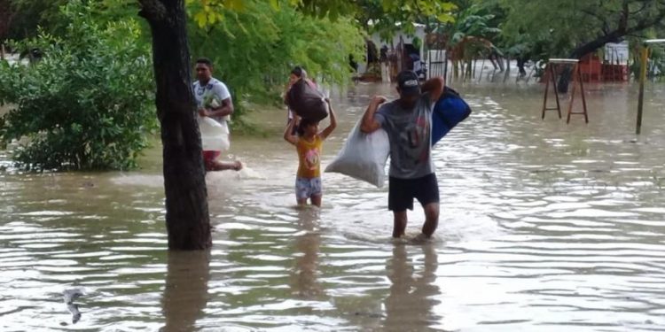 Invierno azota a 25 de 32 departamentos del país y deja más de 200.000 damnificados