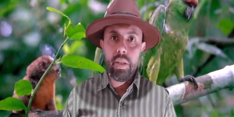 El Profe «Bicho», enseña a nuevas generaciones sobre el cuidado y respeto a la biodiversidad