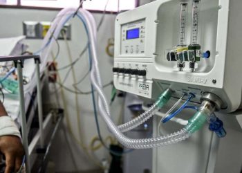 La principal causa de muerte entre enero y octubre en Colombia fue el coronavirus