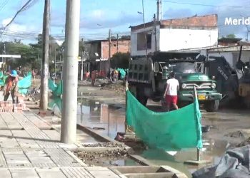 A pesar de retraso, avanza obra de la avenida principal del barrio Pedro Nel Jiménez
