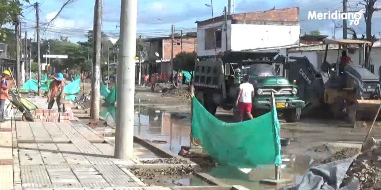 A pesar de retraso, avanza obra de la avenida principal del barrio Pedro Nel Jiménez