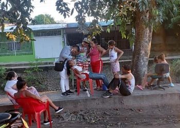Sin control: Procedimientos odontológicos se realizan en plena vía pública en Arauca