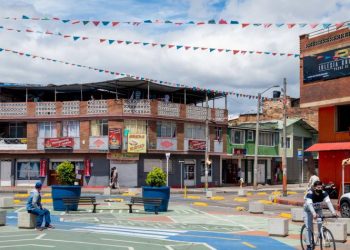 Niña de 14 años con machete se enfrentó a ladrones armados en Bogotá