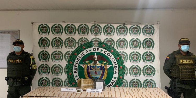 Policía incautó 450 cartuchos de pistola que eran transportados en una encomienda