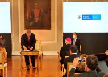 Colombia firma el Decreto del Estatuto de Protección Temporal a migrantes venezolanos