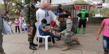 Armada Nacional sostuvo encuentro con la comunidad del corregimiento El Caracol