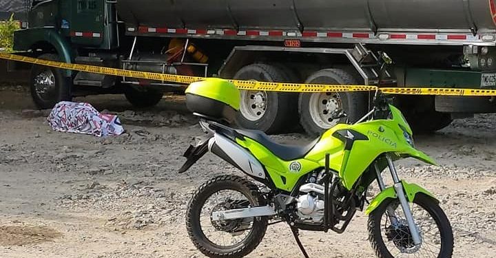 Hombre murió asfixiado al inhalar gases de combustible al interior de una cisterna