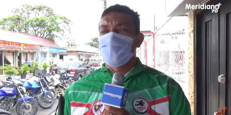 Deportistas se amarraron a las puertas del INDER Arauca