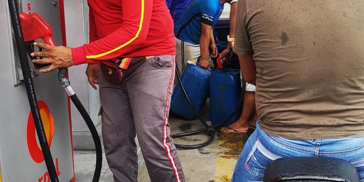 Sigue el «pimpineo» de gasolina en Arauca